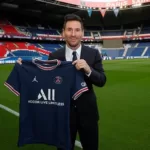 Lionel Messi completes signing with Paris Saint-Germain
