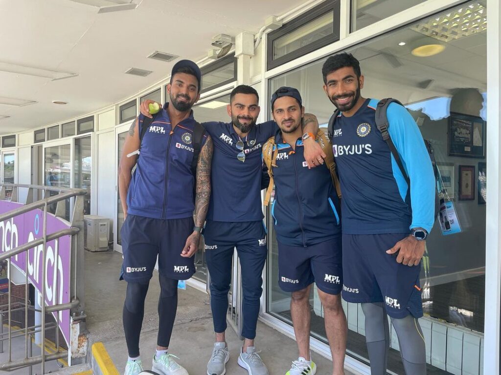 Virat Kohli with team mates