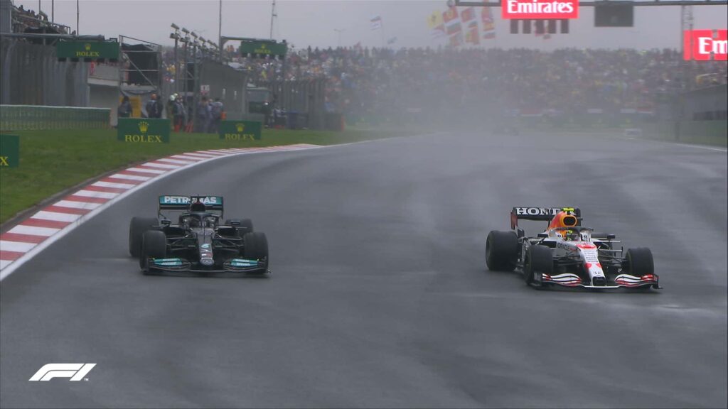 F1 Turkish GP: Perez holding off Lewis Hamilton.