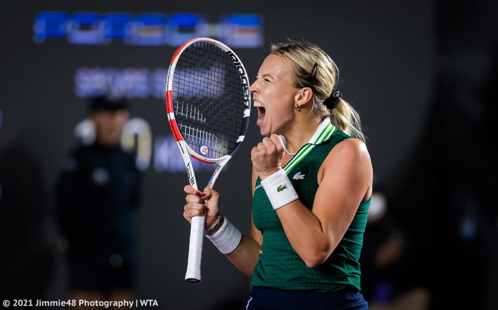 WTA Finals 2021: Anett Kontaveit beats Maria Sakkari to enter the finals.