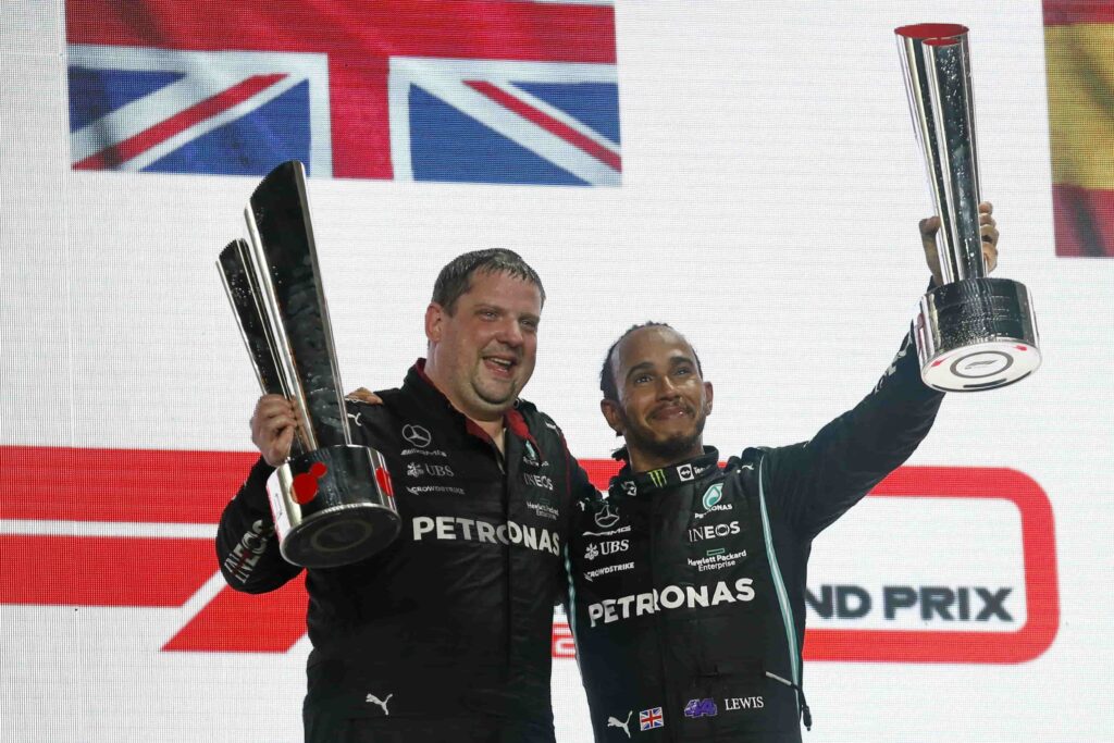 F1, Qatar GP: Lewis Hamilton is on the right.