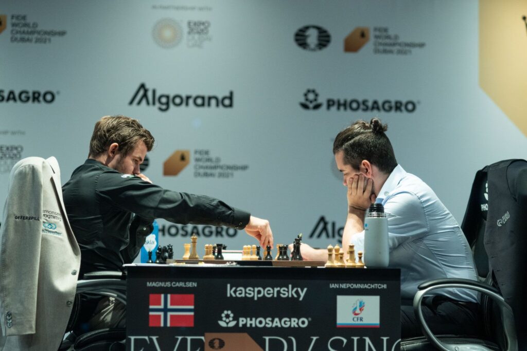 FIDE World Chess Championship 2021, Game 4: Magnus Carlsen and Ian Nepomniachtchi.