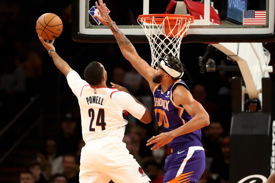 NBA, Blazers vs Suns: Norman Powell and JaVale McGee.